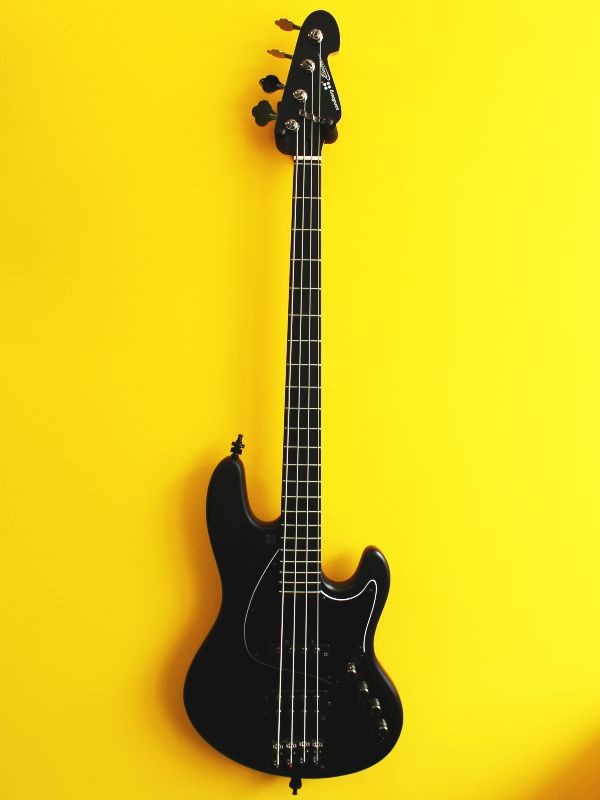 Sandberg Electra TM EF MH Active Bass Guitar